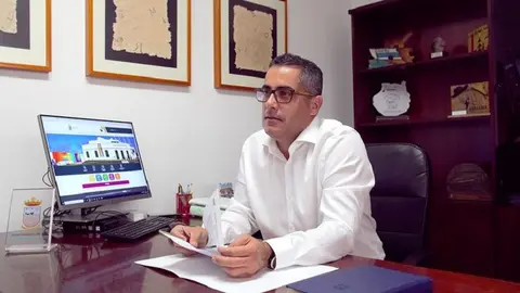 Imagen del concejal de Festejos y Deporte de Tías, Sergio García.