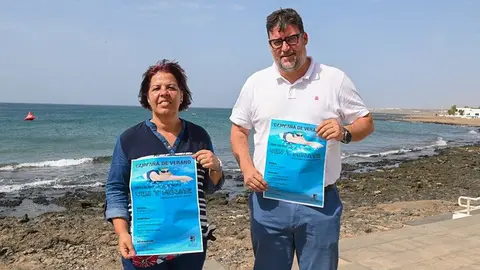 Imagen de Isidro P&eacute;rez y Alma Gonz&aacute;lez presentando la campa&ntilde;a Ven y Mojate.