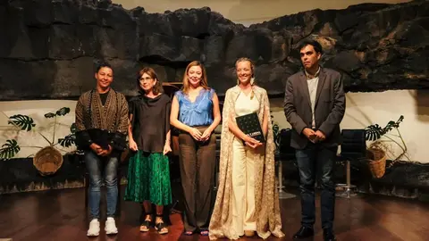 Itxaso Elorduy junto a Alberto Aguiar, Myriam Barros y Mar&iacute;a Dolores Corujo.
