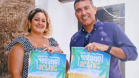 Oswaldo Betancort y Sara Bermúdez presentando el proyecto Verano Activo.