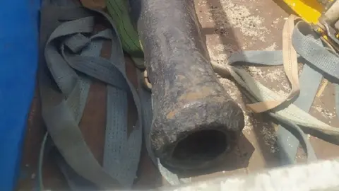 Imagen del cañón donado al Cabildo.