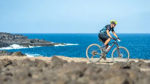 Imagen de uno de los participantes de la prueba de Mountain Bike de la Yaiza Extremo.