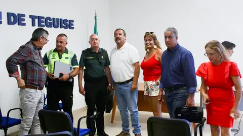 Imagen de la junta de seguridad realizada por las fiestas de Famara.
