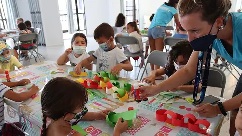 Imagen de niños que forman parte del proyecto Conciliación familiar e igualdad de oportunidades Disfruta 2022.