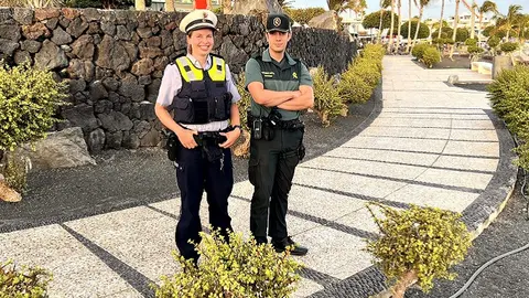 Imagen de la patrulla mixta de la Guardia Civil.