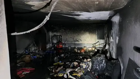 Imagen del estado del cuarto de piscina tras apagar el incendio.