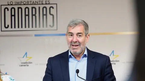 Imagen de Fernando Clavijo compareciendo ante la prensa.