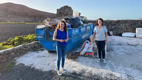 Imagen begona hernández y belen morales en la escombrera de los dolores.