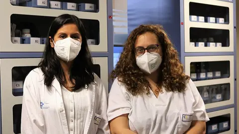 Imagen de las enfermeras Elena Jerez y Yolanda Zambrano, que han realizado el cribado.