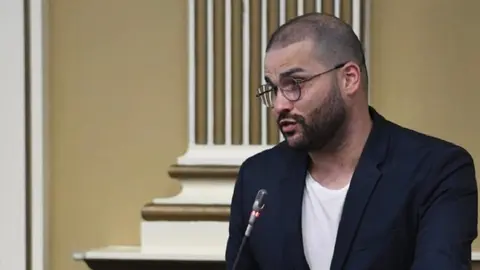 Imagen de Jesús Machín en el Parlamento Canario.