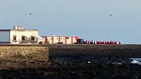 Imagen de los inmigrantes entrando en la capital lanzaroteña