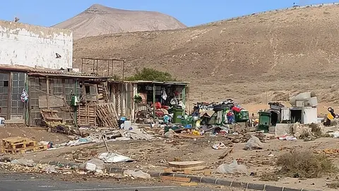 Imagen del deplorable aspecto que presentaba la zona este miércoles por la mañana.