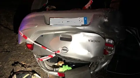 Imagen del vehículo tras el vuelco