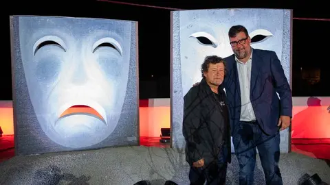 INAUGURACIÓN ESCULTURA COMEDIA Y TRAGEDIA-3421