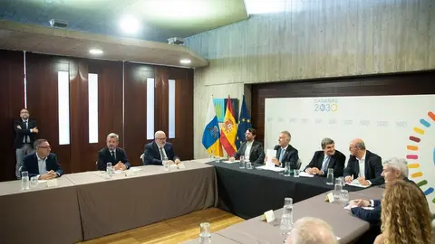 Reunión del presidente del Gobierno de Canaria, Ángel Víctor Torres.