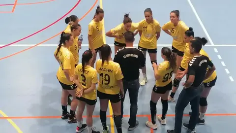 Imagen del equipo en un lance del encuentro