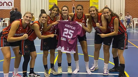 Imagen de las jugadores del Magec Tías celebrando la victoria ante el RACA Granada.