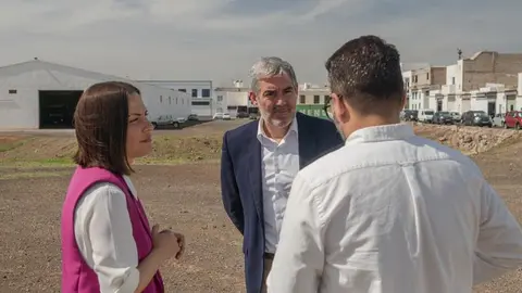 Migdalia Machín, Fernando Clavijo y Echedey Eugenio este lunes en Arrecife
