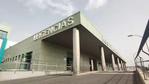 Acceso al servicio de Urgencias del Hospital Doctor José Molina Orosa