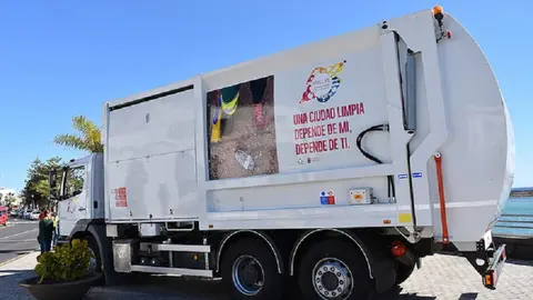 Camión de basura del Ayuntamiento de Arrecife