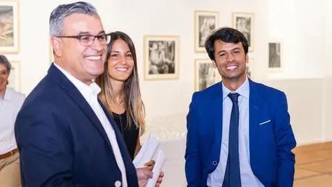 Marcos Bergaz con dos de sus compañeros en Teguise