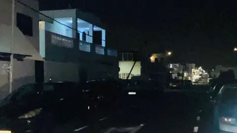 Imagen de una calle con poca iluminación en Playa Honda