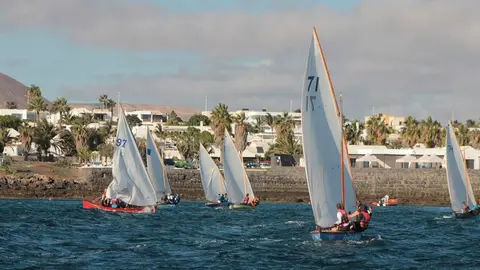 Imagen de las diferentes embarcaciones participantes en el trofeo patrones noveles.