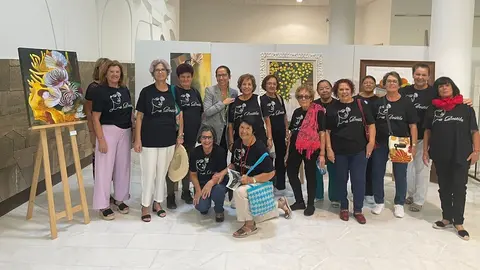 Imagen de las alumnas del Aula Cultural de la Segunda y Tercera Edad ‘La Destila.