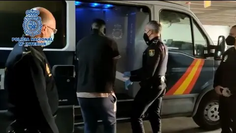 Imagen de archivo de la detención del séptimo mulero que detectó la Policía este año en Lanzaarote.