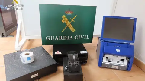 Objetos sustraídos recuperados por la Guardia Civil.