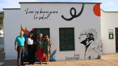 José Juan Cruz junto a Pepa González, Pilar del Río y Leticia Martín.