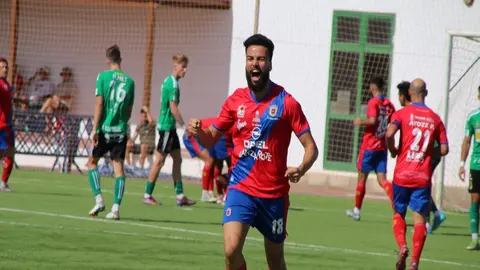 Imagen de la alegría de los jugadores rojillos tras un gol.