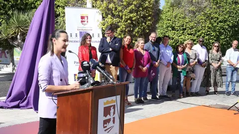 Imagen del momento de la presentación de la estatua.