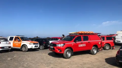 Los bomberos auxilian a una turista herida en Montaña Caldera Blanca.