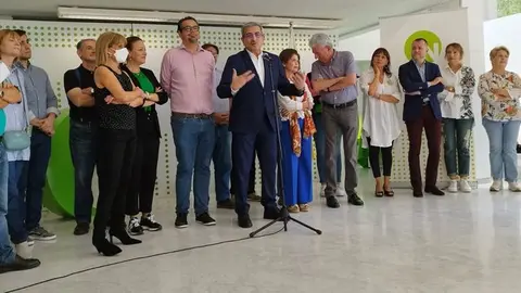 Rodríguez con un destacado número de dirigentes de Nueva Canarias.