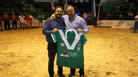 Padre e hijo en el terrero