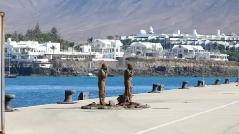 Estatuas de Jason DeCaires en el muelle de Playa Blanca.