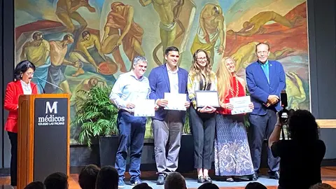 Momento de la recogida de los premios.
