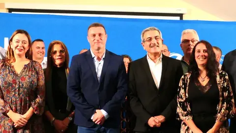 Román Rodríguez con Óscar Noda en el congreso del pasado sábado