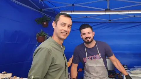 David Rodríguez visitando una de las ferias que se organizan en la Isla