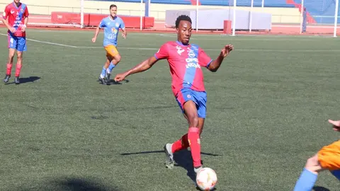 Imagen de uno de los lances del encuentro.