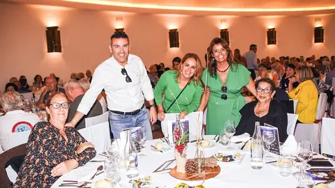 El alcalde y todos los concejales del Gobierno estuvieron en la celebración con los mayores.