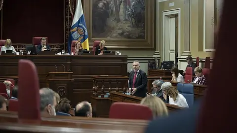 El presidente de Canarias, Ángel Víctor Torres, en la sesión de control al Gobierno.