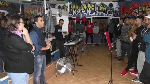 Imagen de las anteriores elecciones de José Montelongo y Paca Toledo visitando las murgas