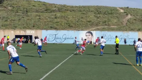 Imagen de uno de los lances del encuentro