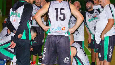 Jugadores del Maramajo durante un tiempo muerto.