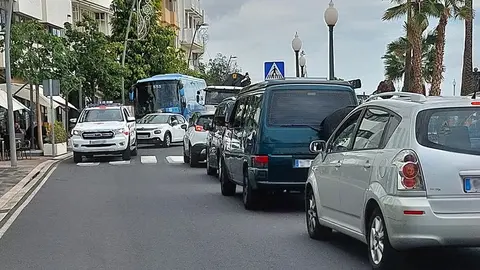 Imagen reciente de la circulación que soporta la Avenida Marítima de Arrecife.