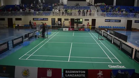 Imagen de una cancha de badminton.