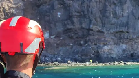 Imagen de uno de los bomberos que participó en el rescate