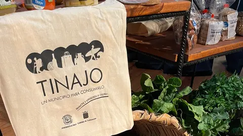 Imagen de la campaña de consumo de Tinajo.